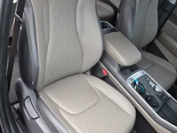 KIA Carnival 9 SITZE AUT LED NAVI KAMERA LEDER