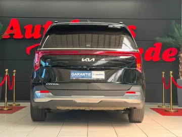 KIA Carnival 2 2 CRDi 9xSitzer PANO LEDER