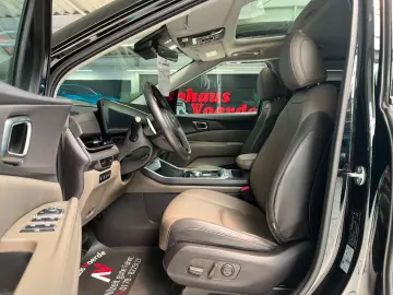KIA Carnival 2 2 CRDi 9xSitzer PANO LEDER