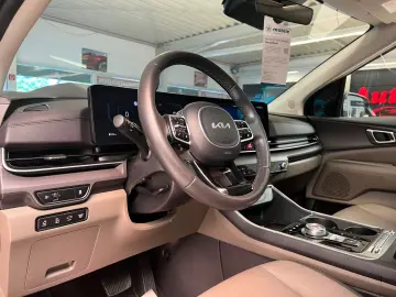 KIA Carnival 2 2 CRDi 9xSitzer PANO LEDER