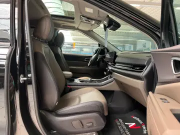 KIA Carnival 2 2 CRDi 9xSitzer PANO LEDER
