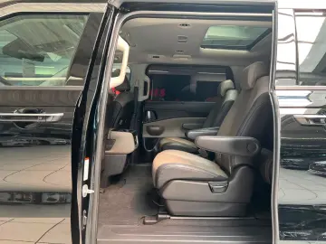KIA Carnival 2 2 CRDi 9xSitzer PANO LEDER