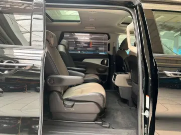 KIA Carnival 2 2 CRDi 9xSitzer PANO LEDER