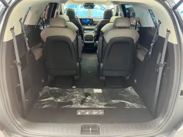KIA Carnival 2 2 CRDi 9xSitzer PANO LEDER