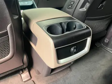 KIA Carnival 2 2 CRDi 9xSitzer PANO LEDER