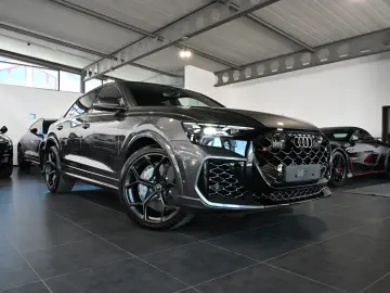 Audi RSQ8 Performance RS-