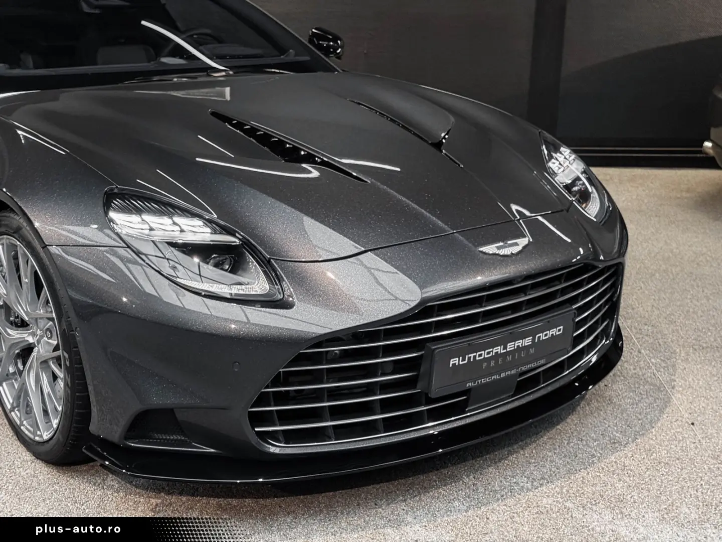 ASTON MARTIN Vanquish V12 B&W Sitzkühlung Jeweller