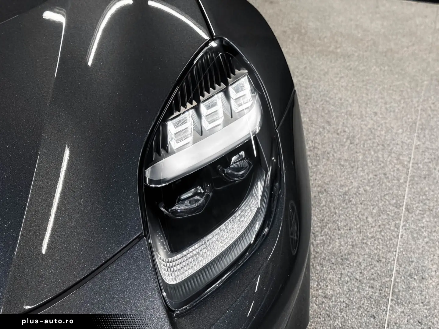 ASTON MARTIN Vanquish V12 B&W Sitzkühlung Jeweller