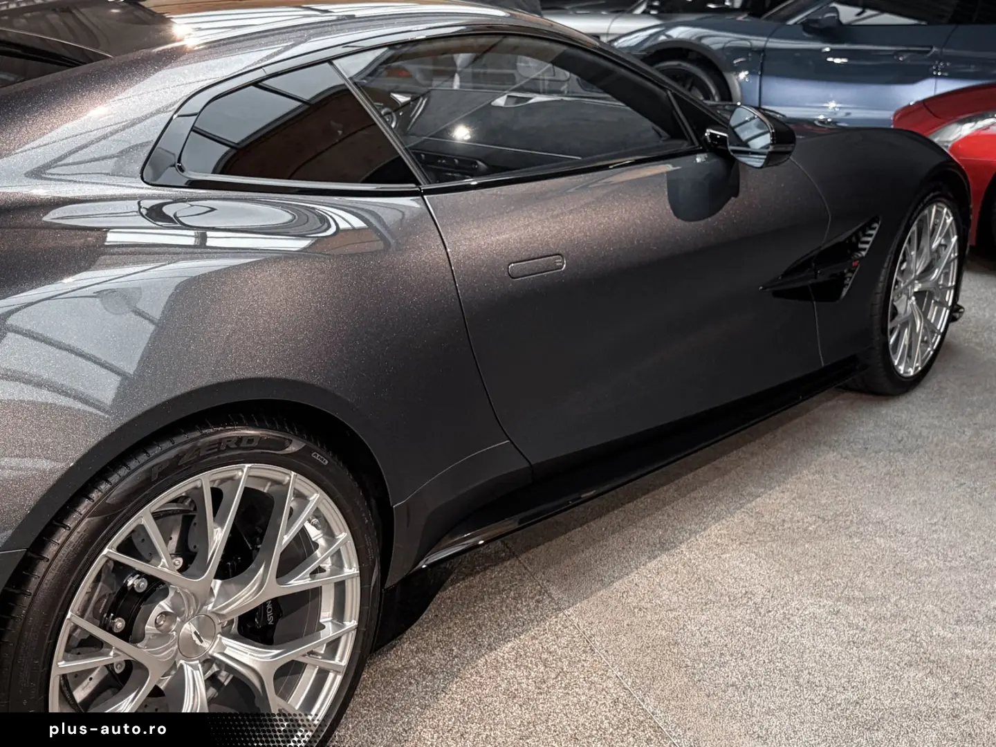 ASTON MARTIN Vanquish V12 B&W Sitzkühlung Jeweller