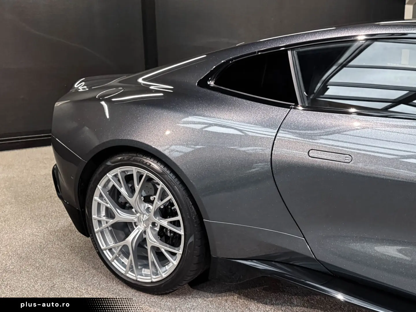 ASTON MARTIN Vanquish V12 B&W Sitzkühlung Jeweller