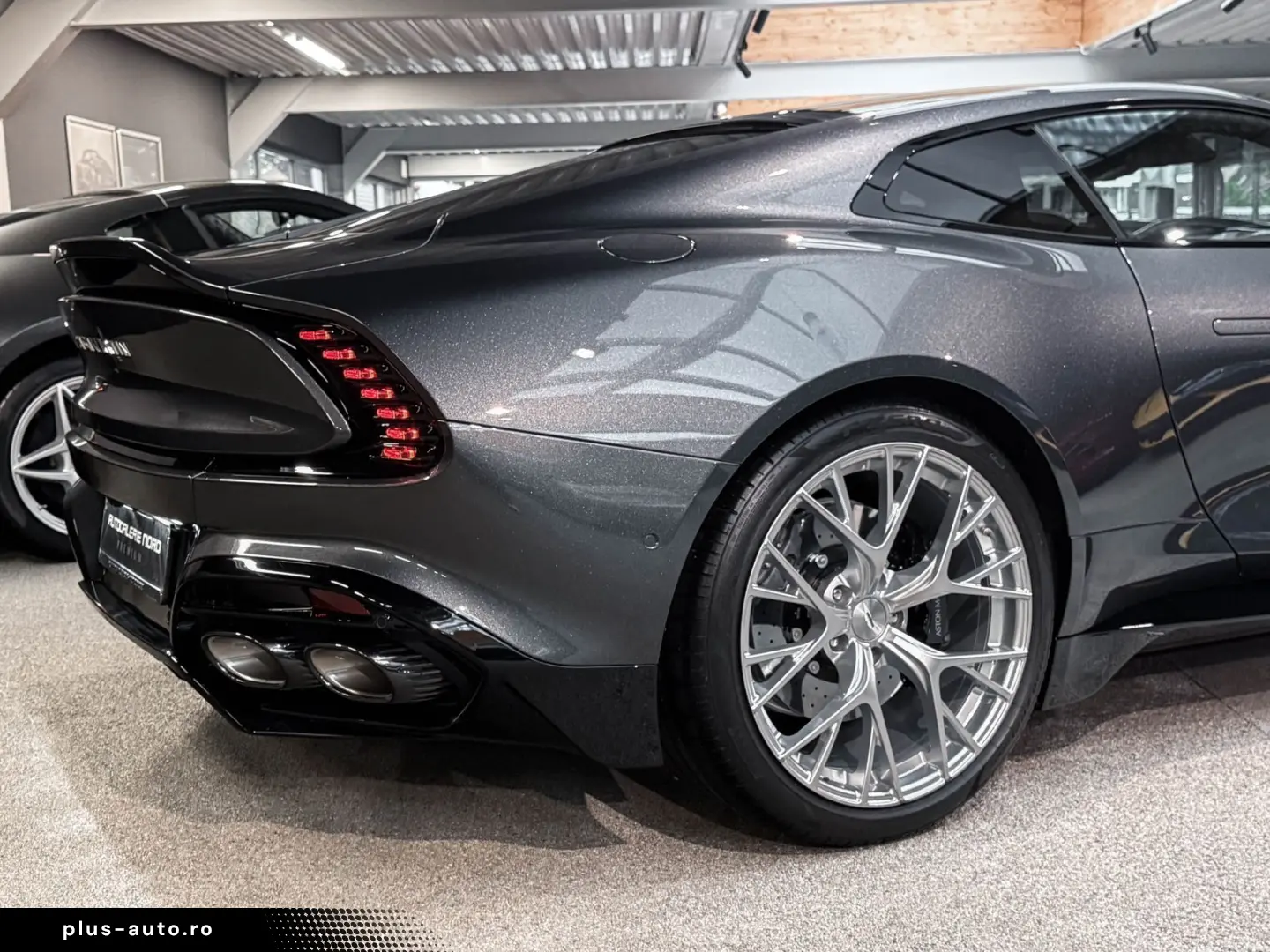 ASTON MARTIN Vanquish V12 B&W Sitzkühlung Jeweller