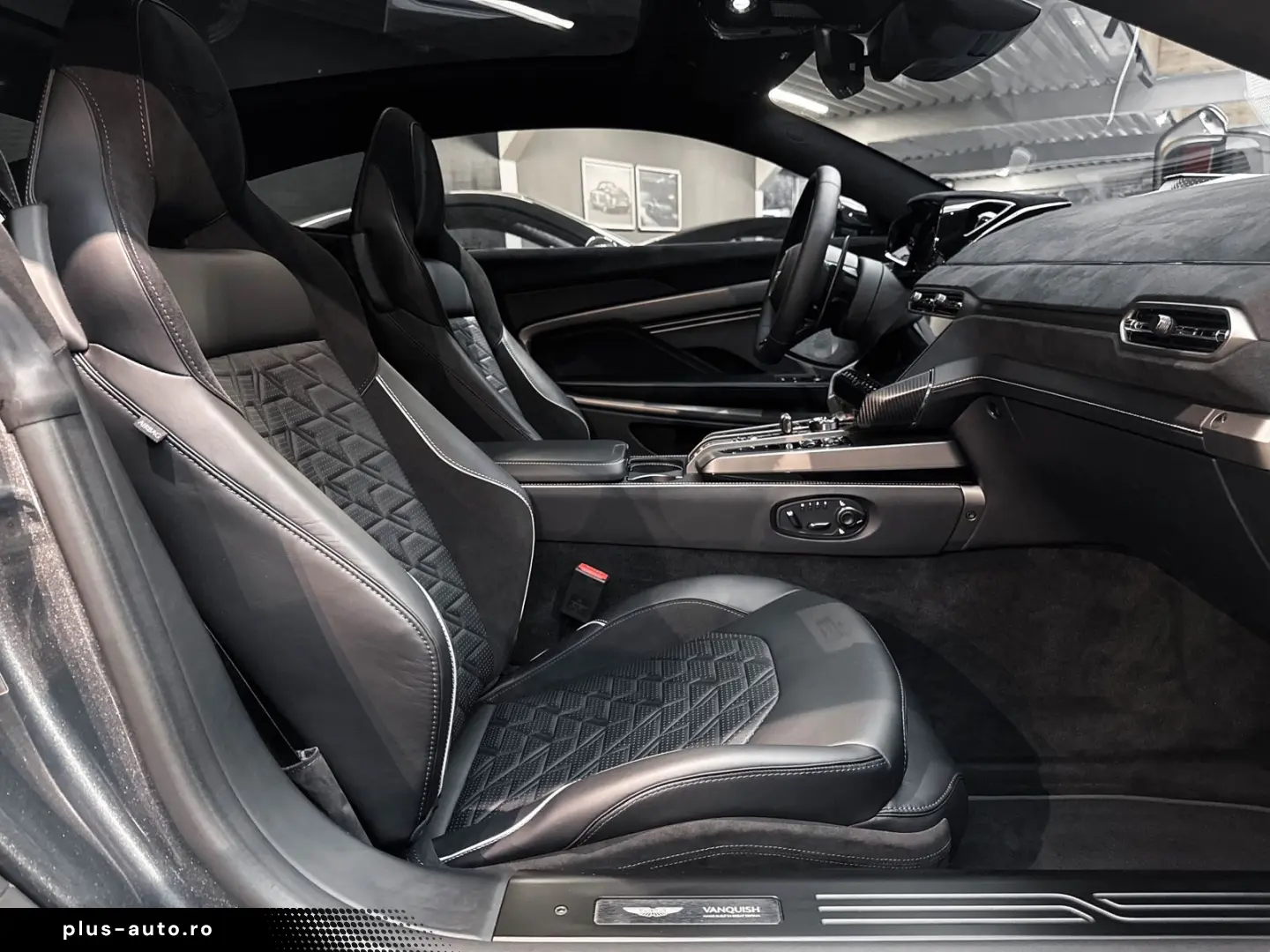 ASTON MARTIN Vanquish V12 B&W Sitzkühlung Jeweller