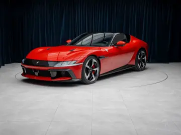 FERRARI Coupe 6.5 V12 CARBON LIFT PASSENGER DISPLAY