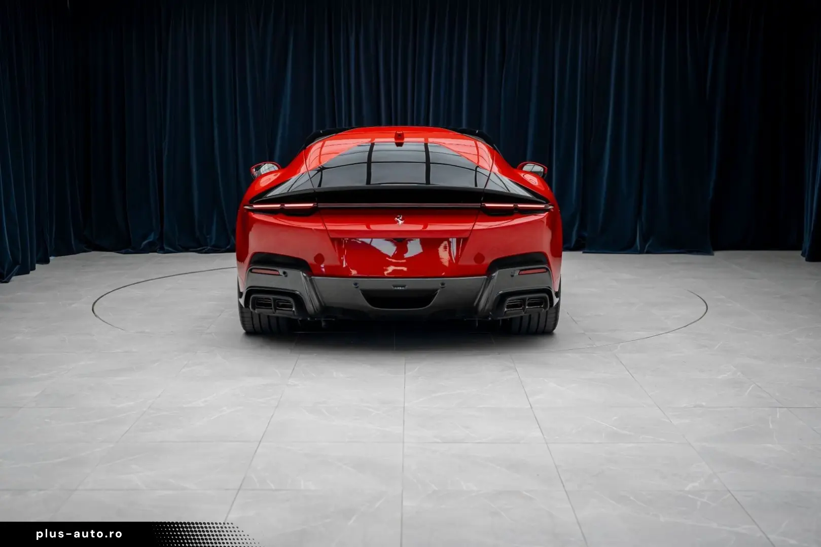 FERRARI Coupe 6.5 V12 CARBON LIFT PASSENGER DISPLAY