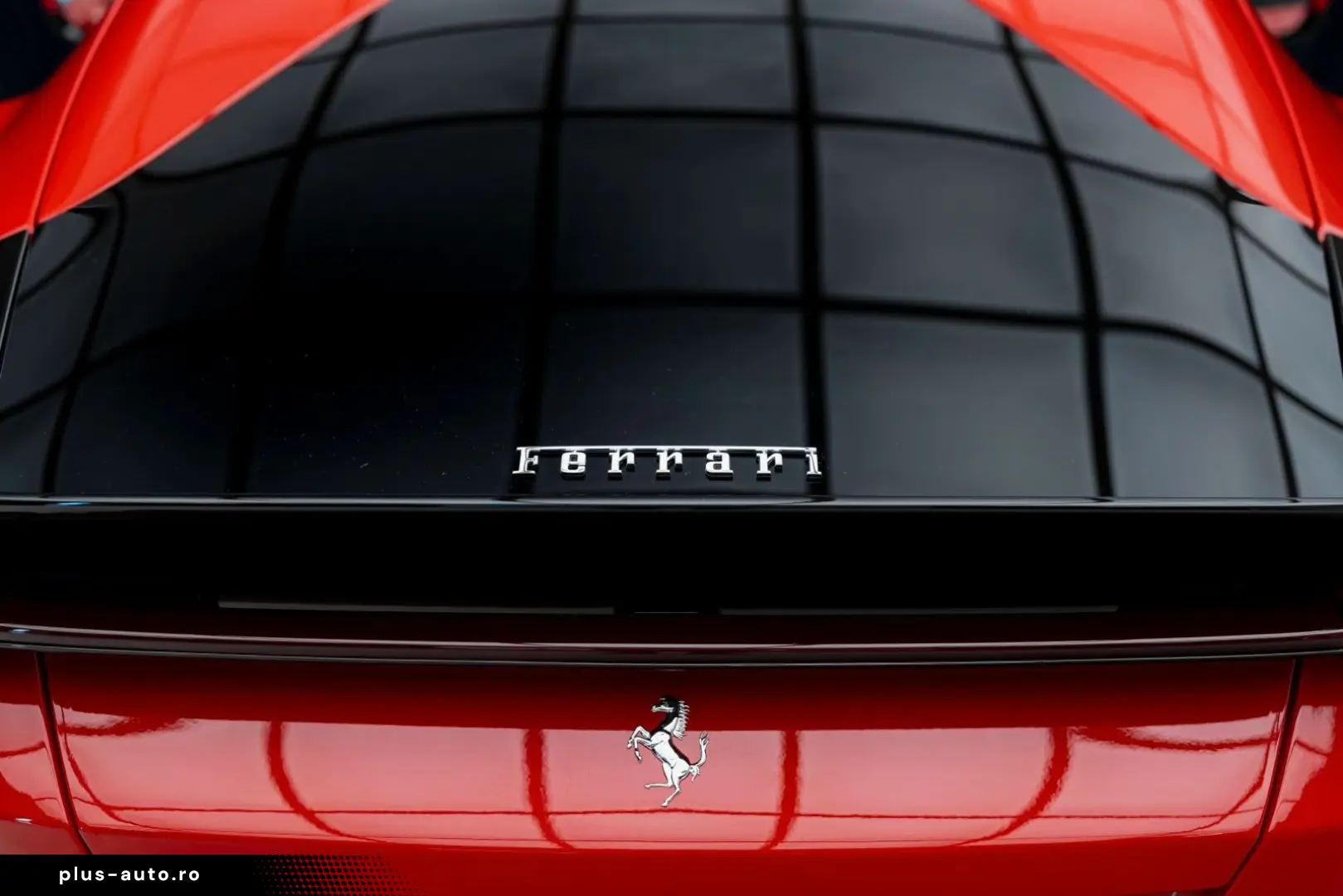 FERRARI Coupe 6.5 V12 CARBON LIFT PASSENGER DISPLAY