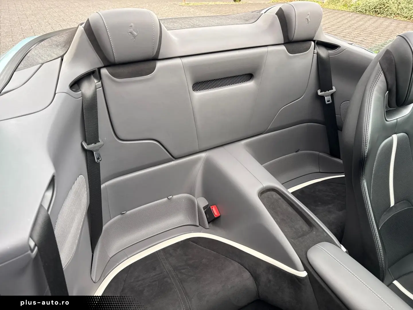 FERRARI Roma Spider  Embleme Navi PDC Klima Leder