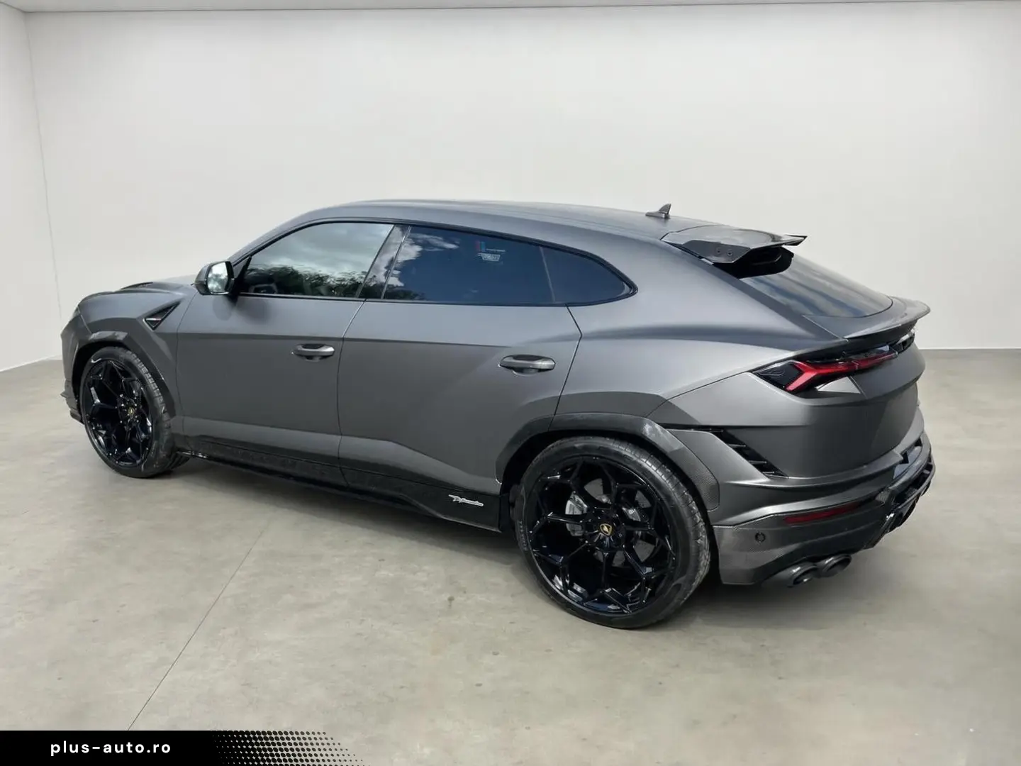 LAMBORGHINI Performante   Vollcarbon   23  Pelope   Akrapovi