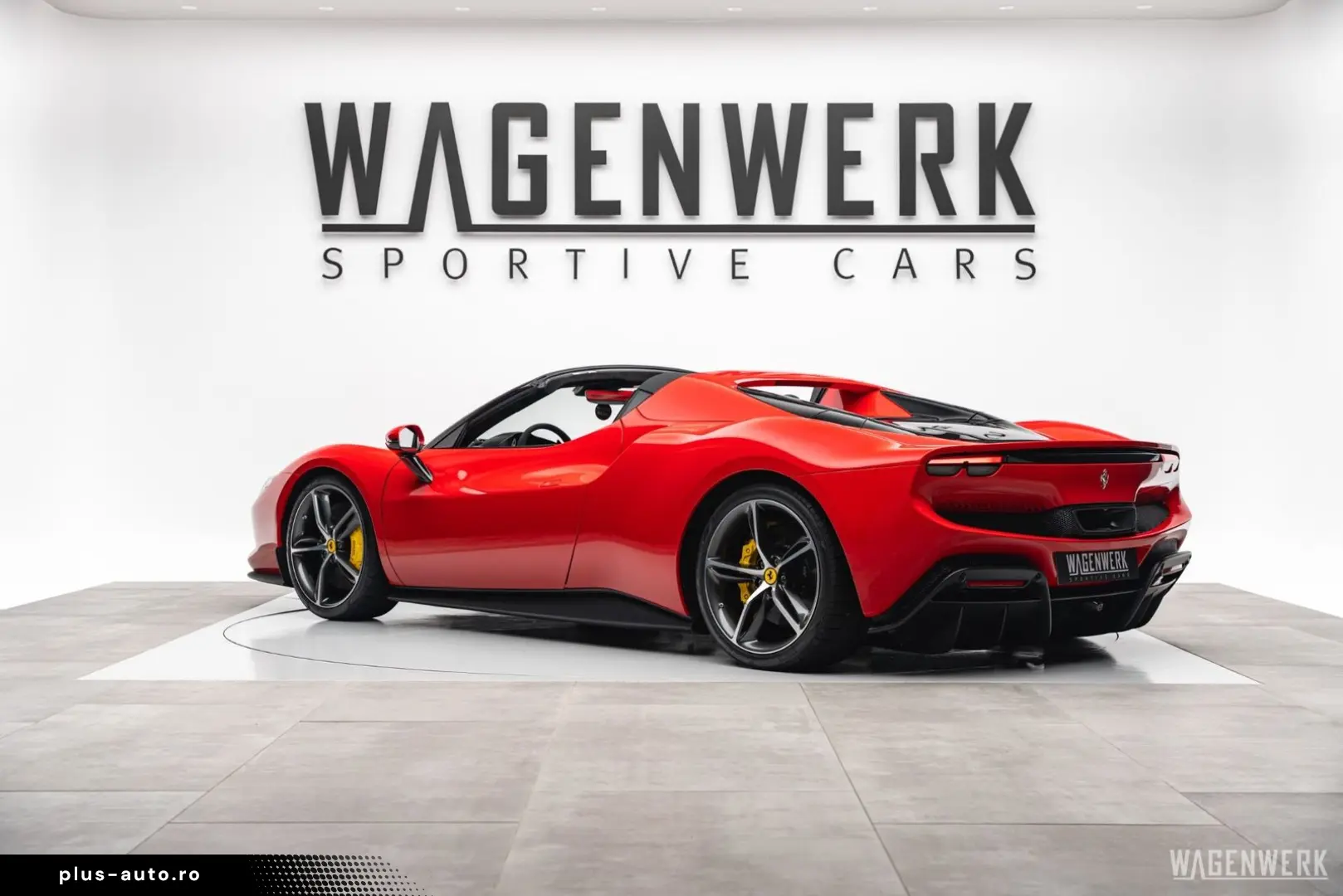 FERRARI 296 GTS Spider LIFT CARBONLENKRAD BICOLOR KAMERA