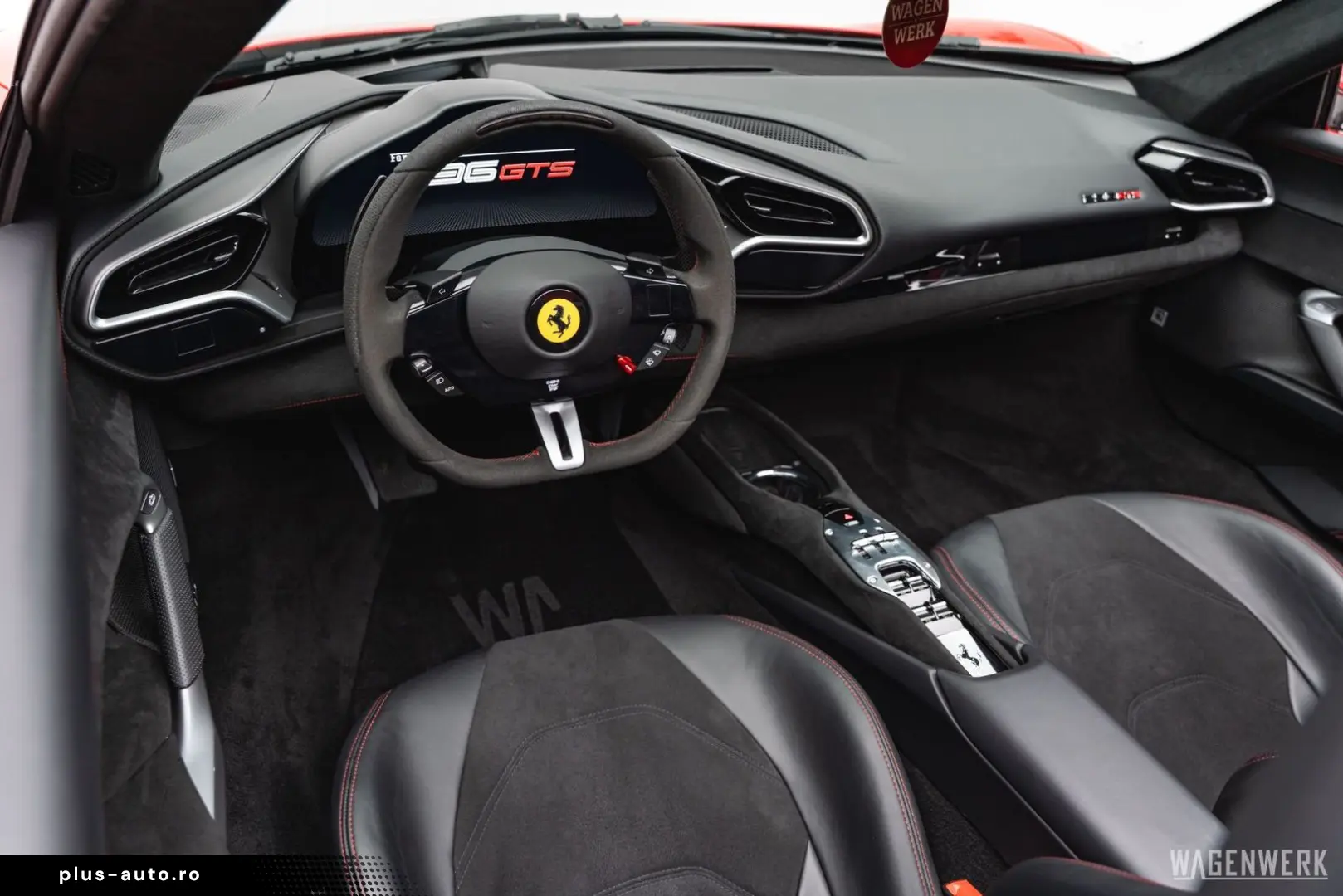 FERRARI 296 GTS Spider LIFT CARBONLENKRAD BICOLOR KAMERA