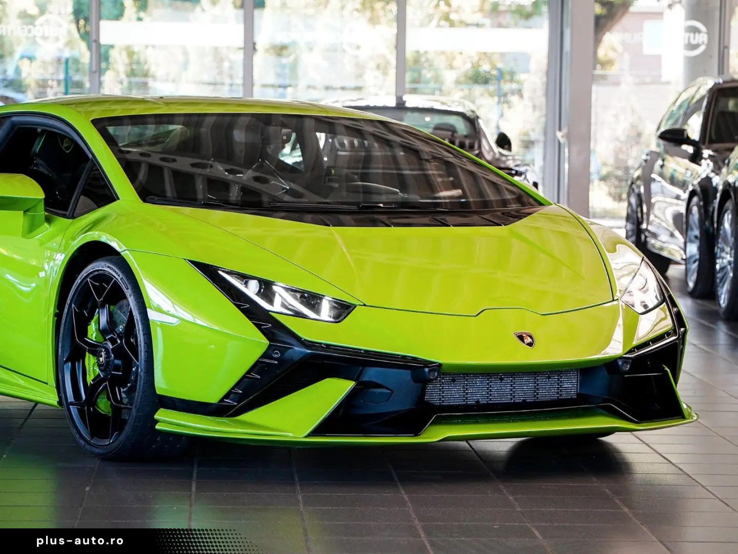 LAMBORGHINI Huracán Tecnica Carbon Buckets Sensonum Lift
