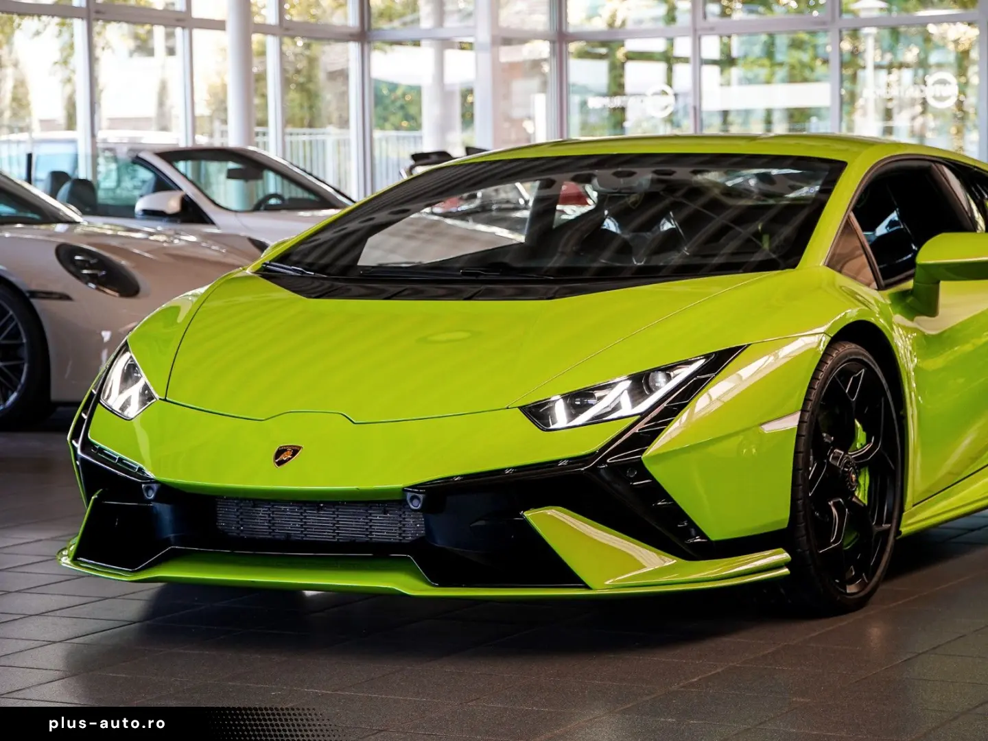 LAMBORGHINI Huracán Tecnica Carbon Buckets Sensonum Lift