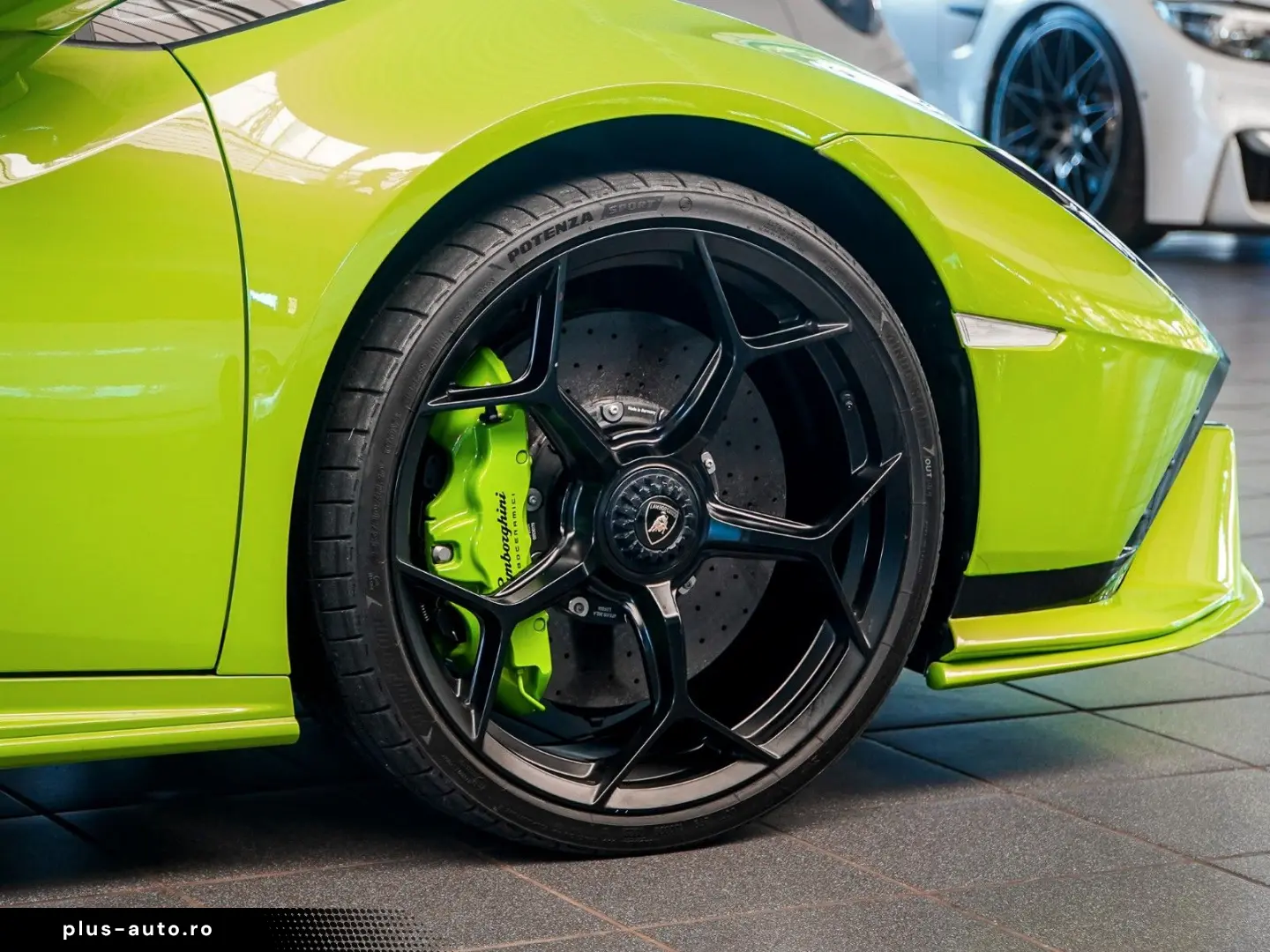 LAMBORGHINI Huracán Tecnica Carbon Buckets Sensonum Lift