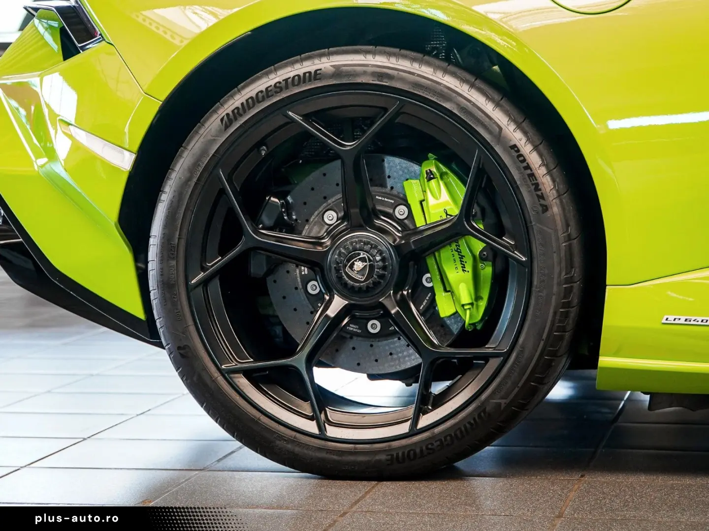 LAMBORGHINI Huracán Tecnica Carbon Buckets Sensonum Lift
