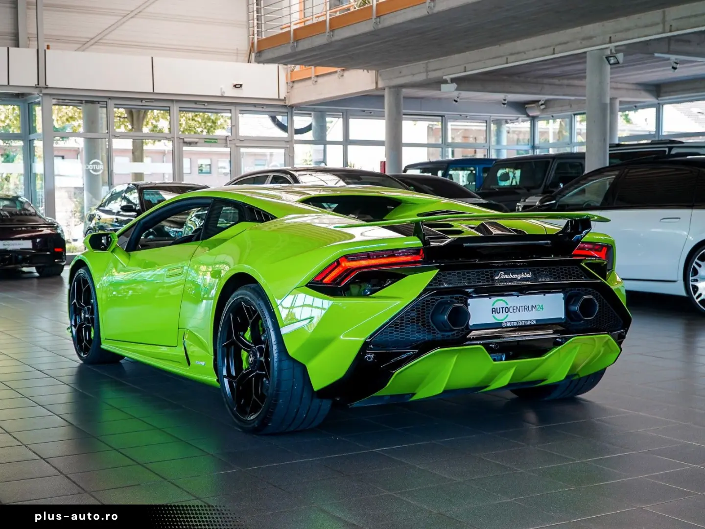 LAMBORGHINI Huracán Tecnica Carbon Buckets Sensonum Lift