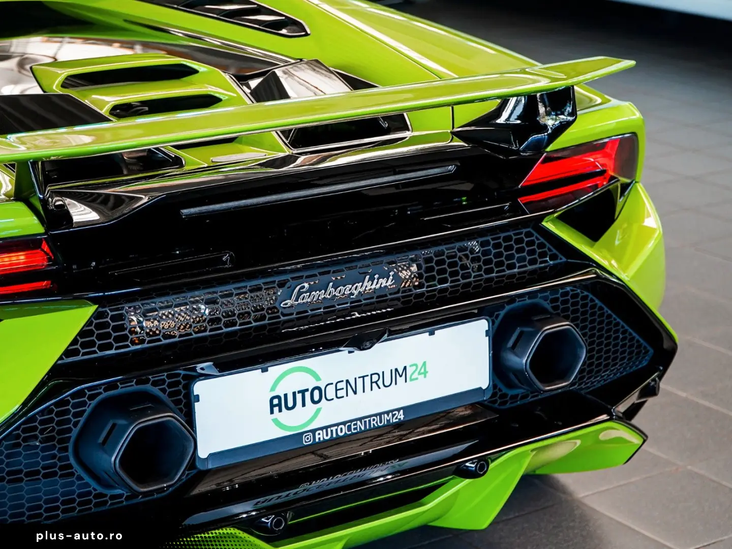 LAMBORGHINI Huracán Tecnica Carbon Buckets Sensonum Lift