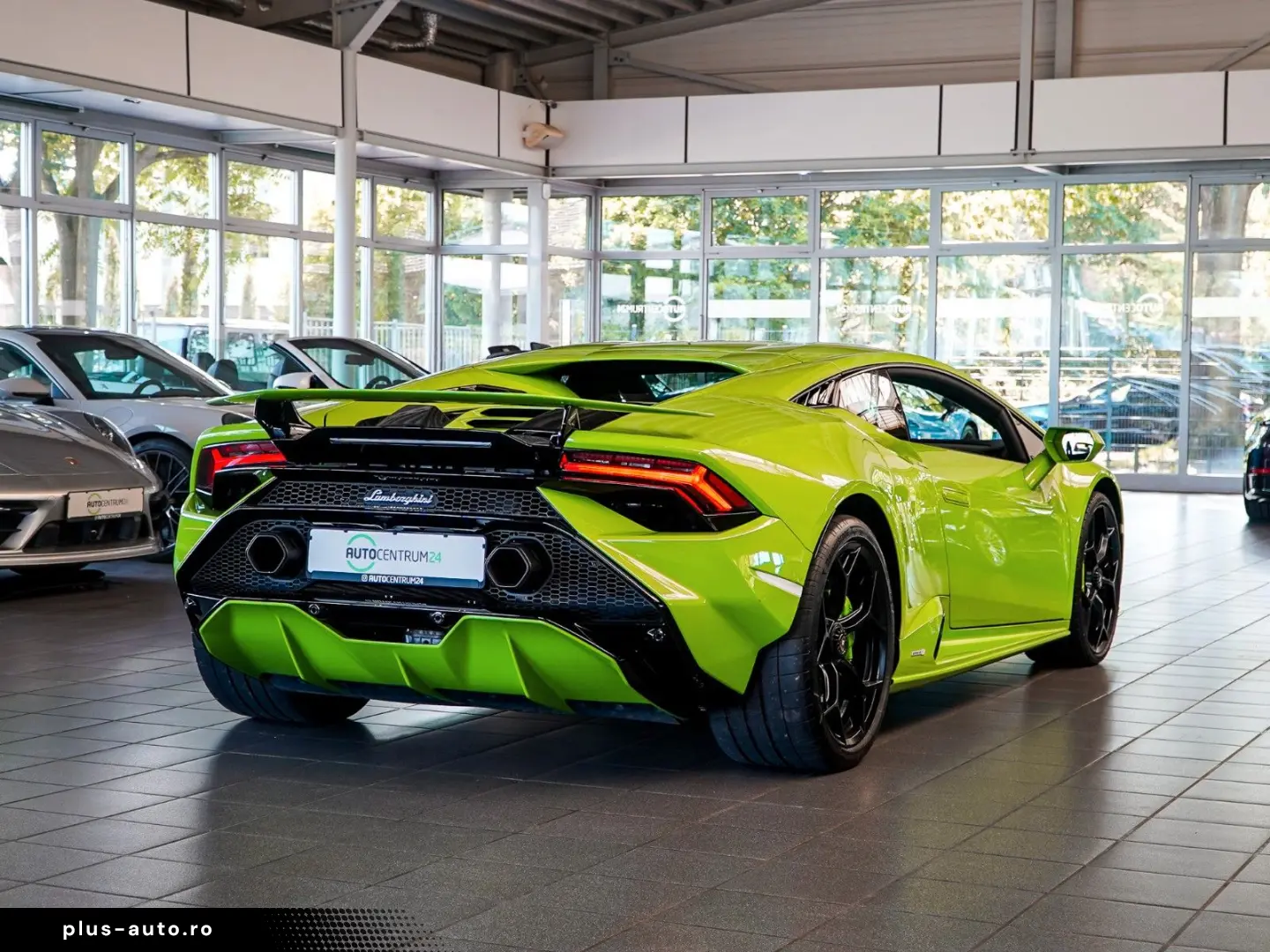 LAMBORGHINI Huracán Tecnica Carbon Buckets Sensonum Lift