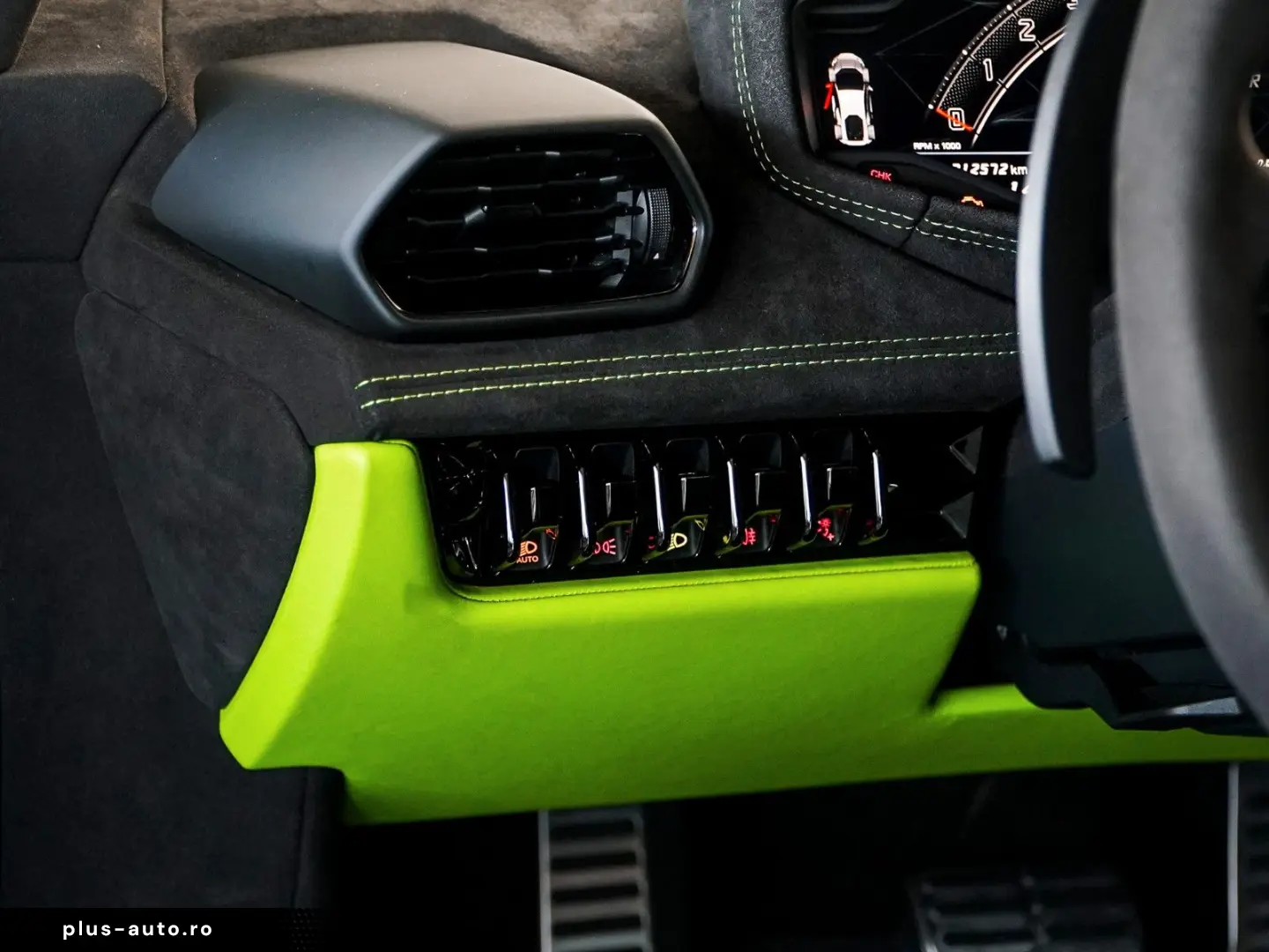 LAMBORGHINI Huracán Tecnica Carbon Buckets Sensonum Lift