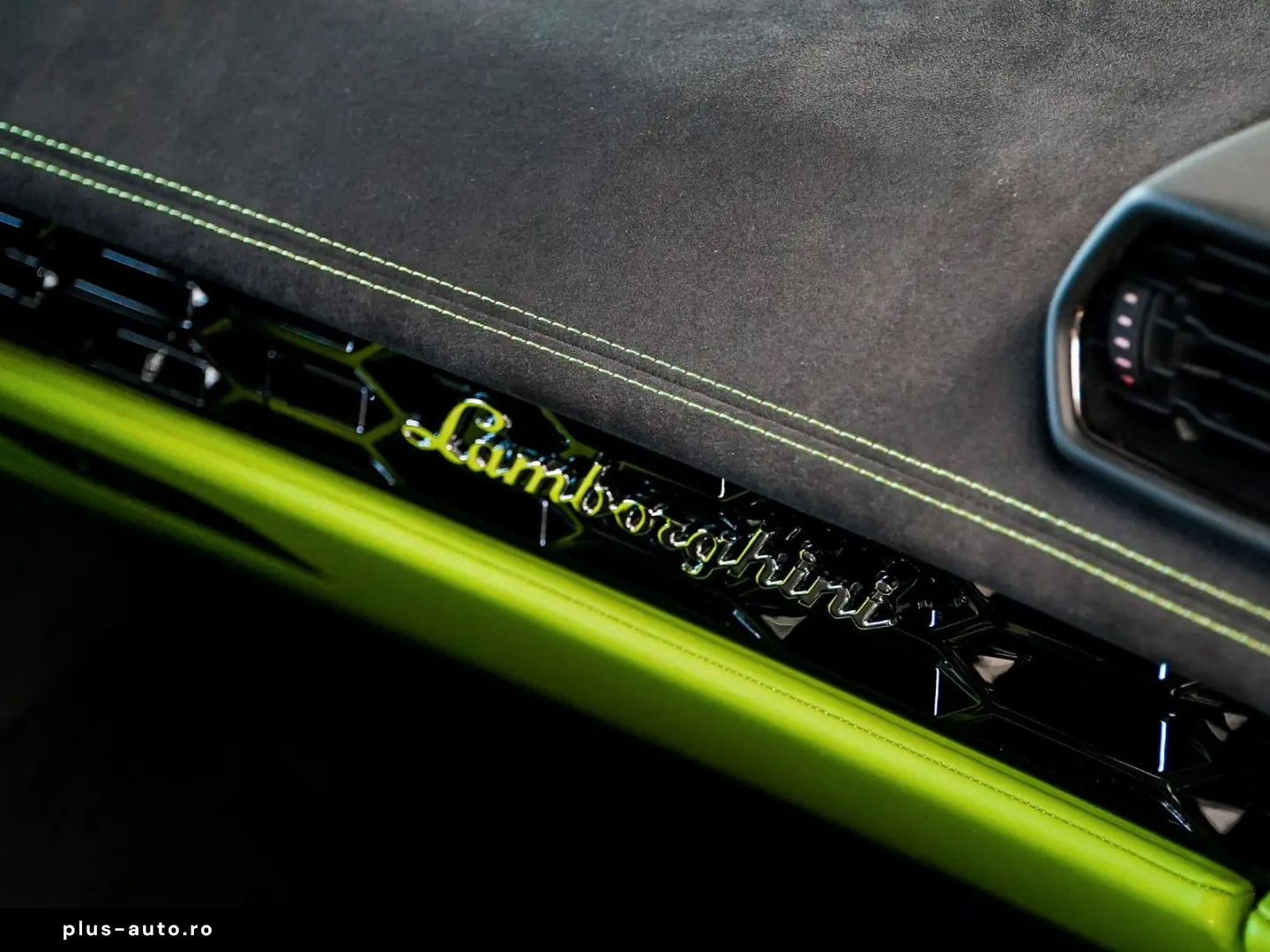 LAMBORGHINI Huracán Tecnica Carbon Buckets Sensonum Lift
