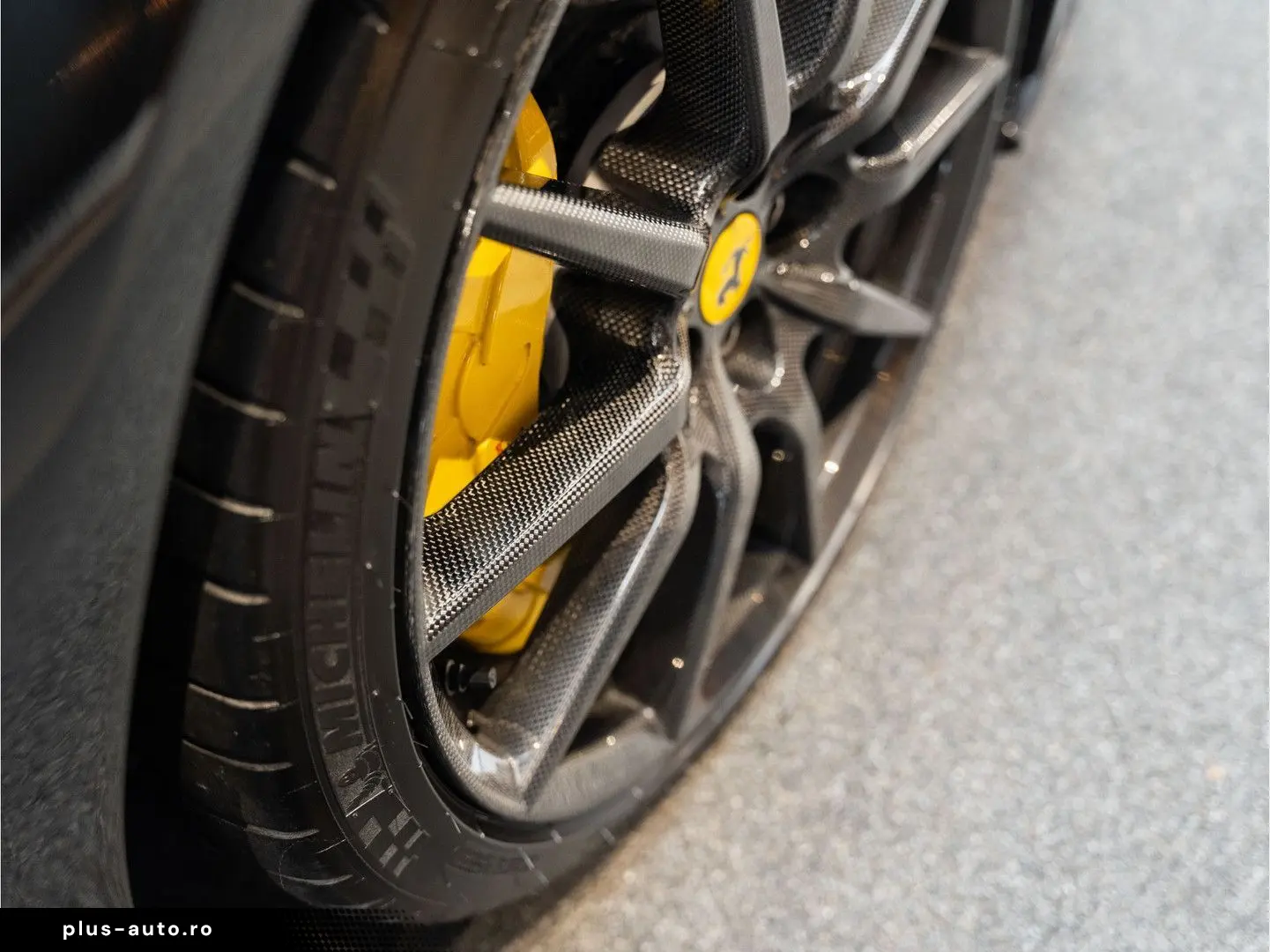 FERRARI SF90 Stradale Full Carbon Lift 4.0 V8 Stradale