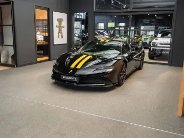 FERRARI SF90 Stradale Full Carbon Lift 4.0 V8 Stradale
