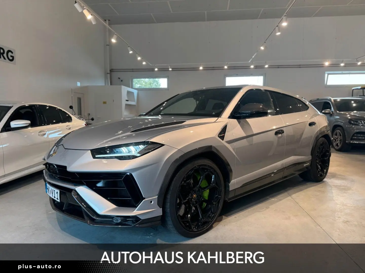LAMBORGHINI Urus PERFORMANTE CARBON B&O AKRAPO.