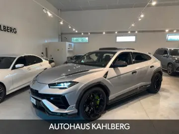 LAMBORGHINI Urus PERFORMANTE CARBON B&O AKRAPO.