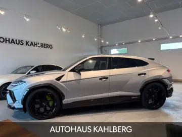 LAMBORGHINI Urus PERFORMANTE CARBON B&O AKRAPO.