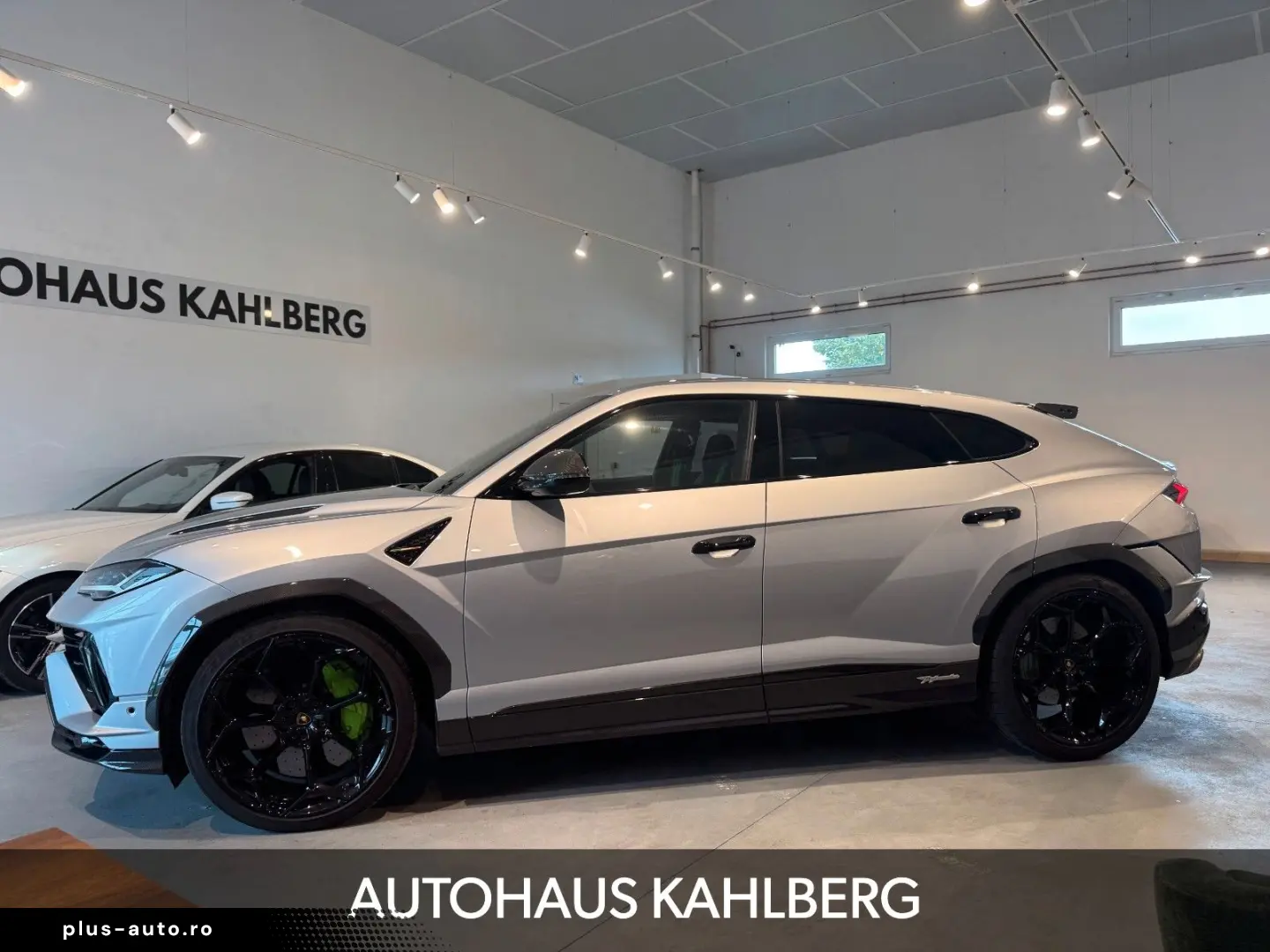 LAMBORGHINI Urus PERFORMANTE CARBON B&O AKRAPO.