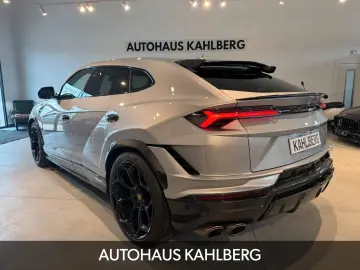 LAMBORGHINI Urus PERFORMANTE CARBON B&O AKRAPO.
