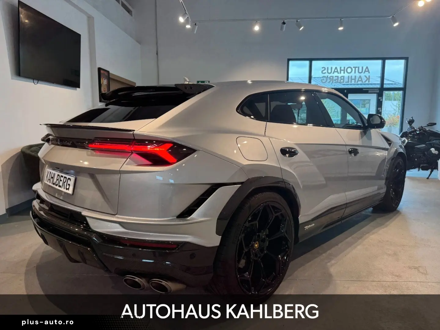 LAMBORGHINI Urus PERFORMANTE CARBON B&O AKRAPO.
