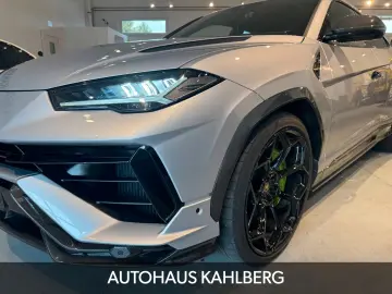 LAMBORGHINI Urus PERFORMANTE CARBON B&O AKRAPO.