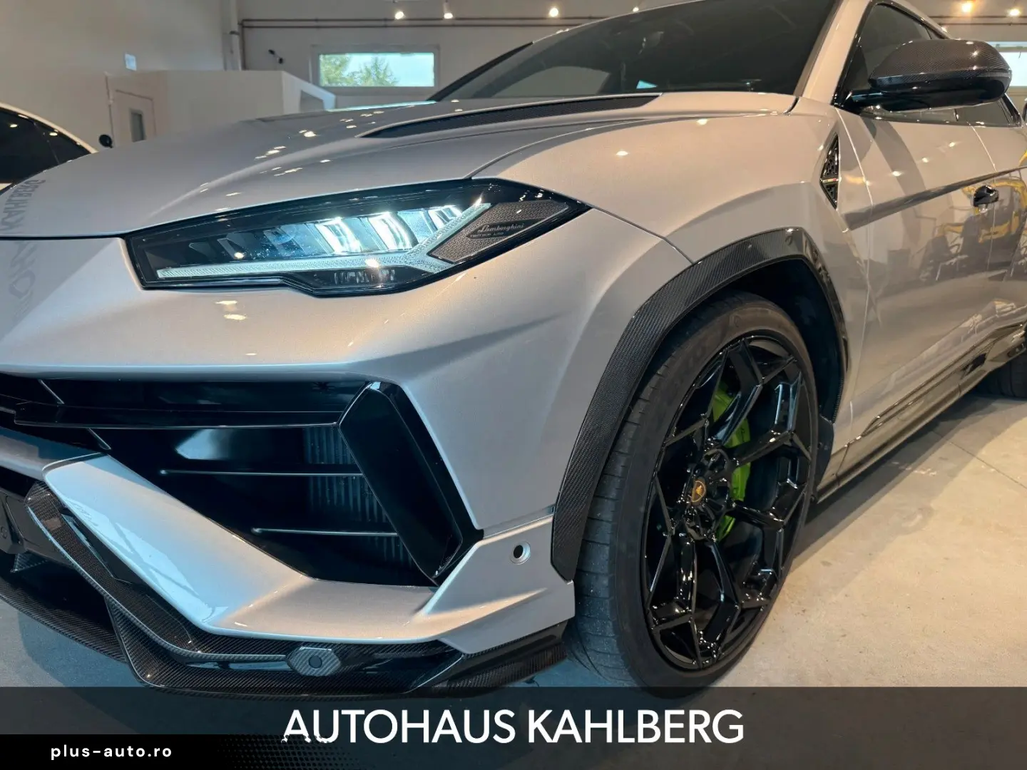 LAMBORGHINI Urus PERFORMANTE CARBON B&O AKRAPO.