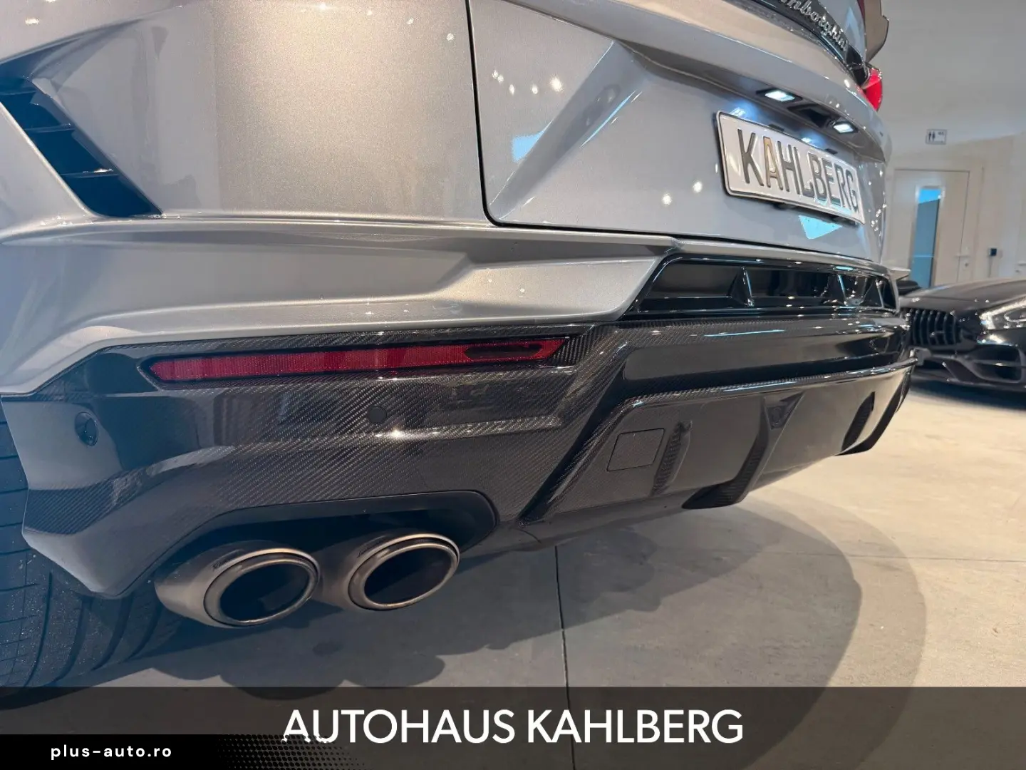 LAMBORGHINI Urus PERFORMANTE CARBON B&O AKRAPO.