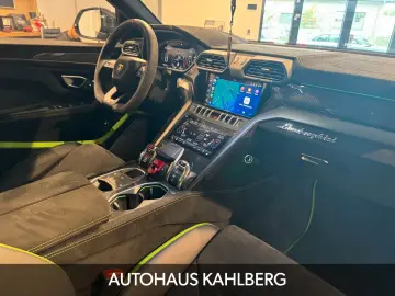LAMBORGHINI Urus PERFORMANTE CARBON B&O AKRAPO.