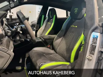 LAMBORGHINI Urus PERFORMANTE CARBON B&O AKRAPO.