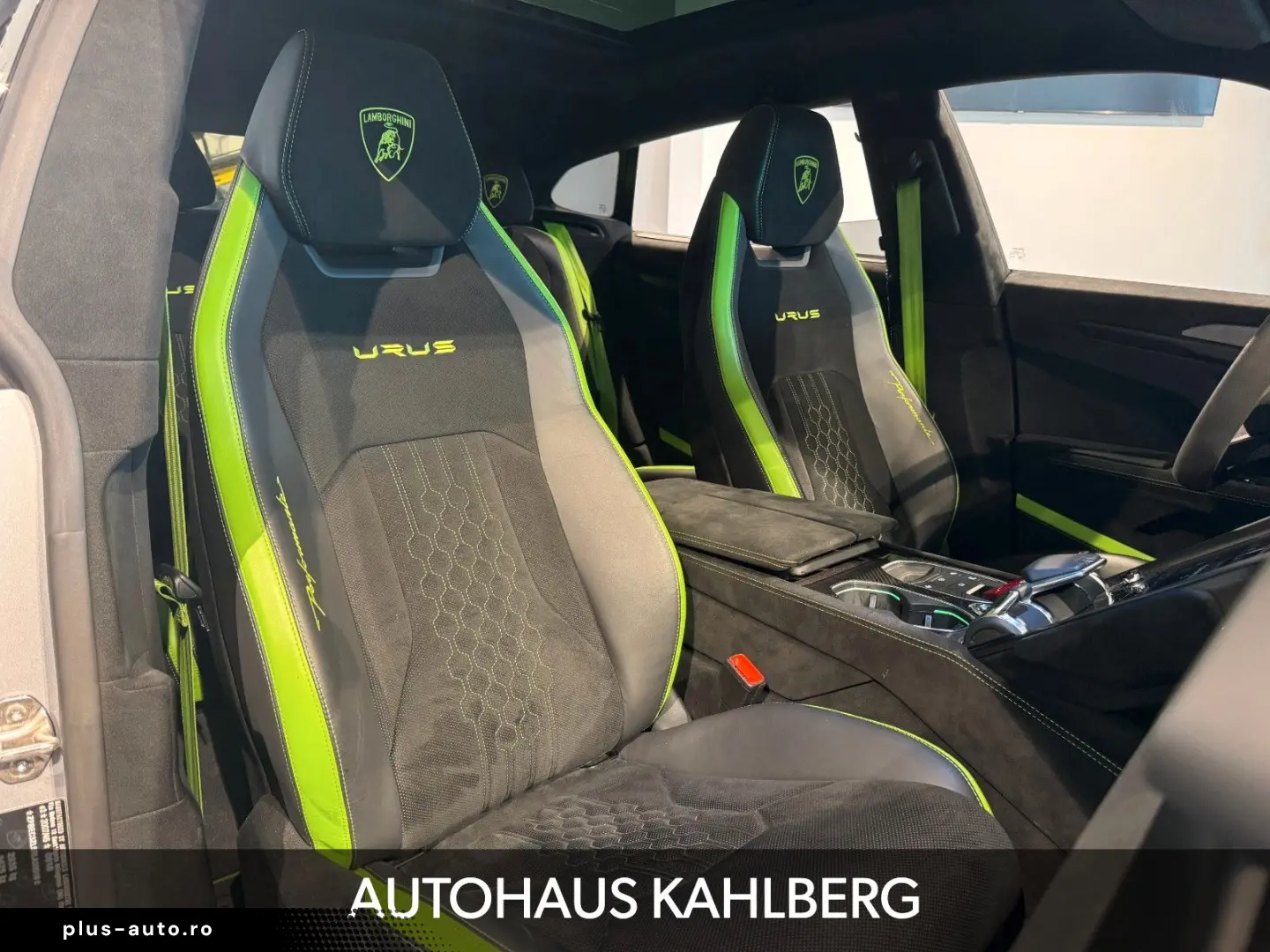 LAMBORGHINI Urus PERFORMANTE CARBON B&O AKRAPO.