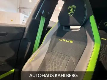 LAMBORGHINI Urus PERFORMANTE CARBON B&O AKRAPO.