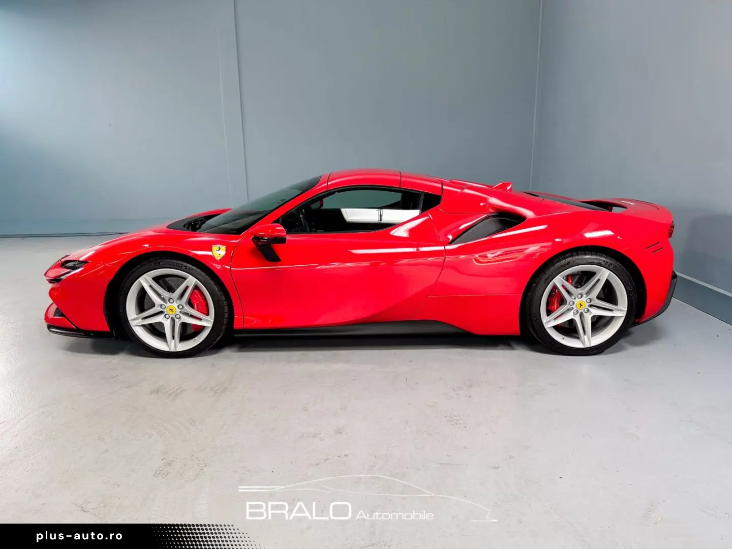 FERRARI SF90 Spider  Daytona Racing Seats  Lift