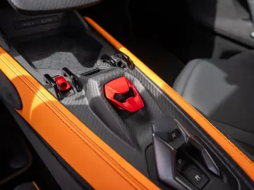 LAMBORGHINI Revuelto V12   FULL CARBON   PASSENGER-DISPLAY