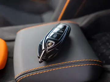 LAMBORGHINI Revuelto V12   FULL CARBON   PASSENGER-DISPLAY